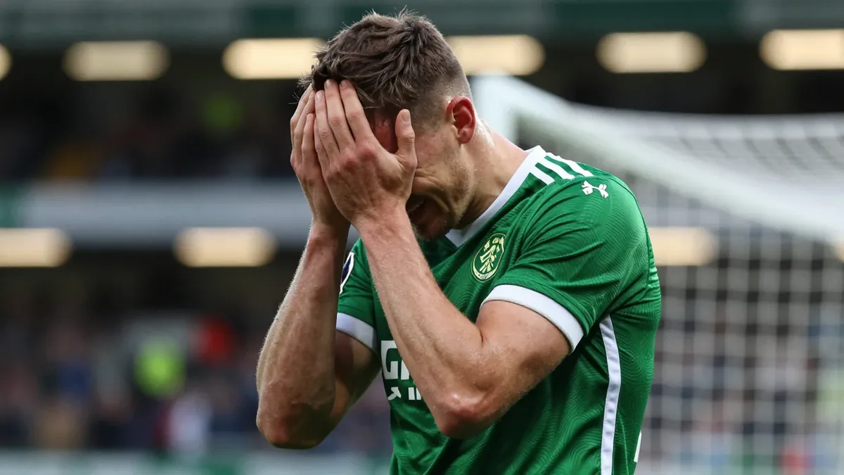 Hibernian travel to face high-flying Dundee in the Scottish Premiership this weekend, following their European disappointment